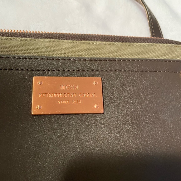 Mexx Crossbody Clutch. - Picture 2 of 3